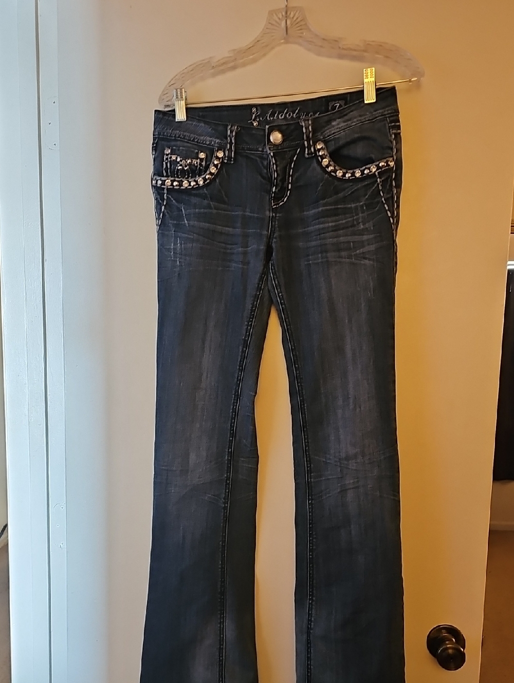 L.A. idol Dark Indigo Stud-Trim Flare Jeans